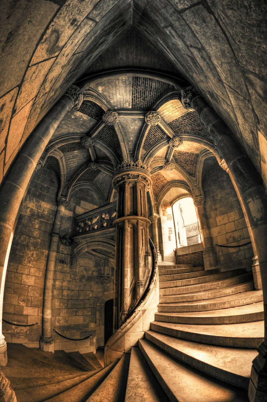 Think in Arches, Plan in Curves